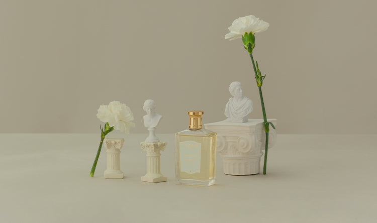 Stephanotis Eau de Parfum by Floris London US, showcasing the elegant perfume bottle with a timeless design.